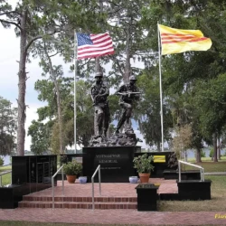 Bronze memorial public art monument verterans memorial