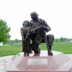 bronze monument and bronze memorial soldier with kid statue