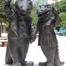 University of Florida Bronze Mascot statue, college mascot, school mascot